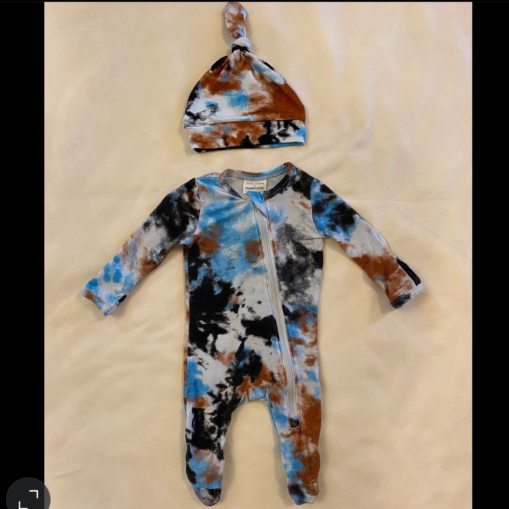 Angel Dear x SpearmintLove Tie Dye Zipper Footie